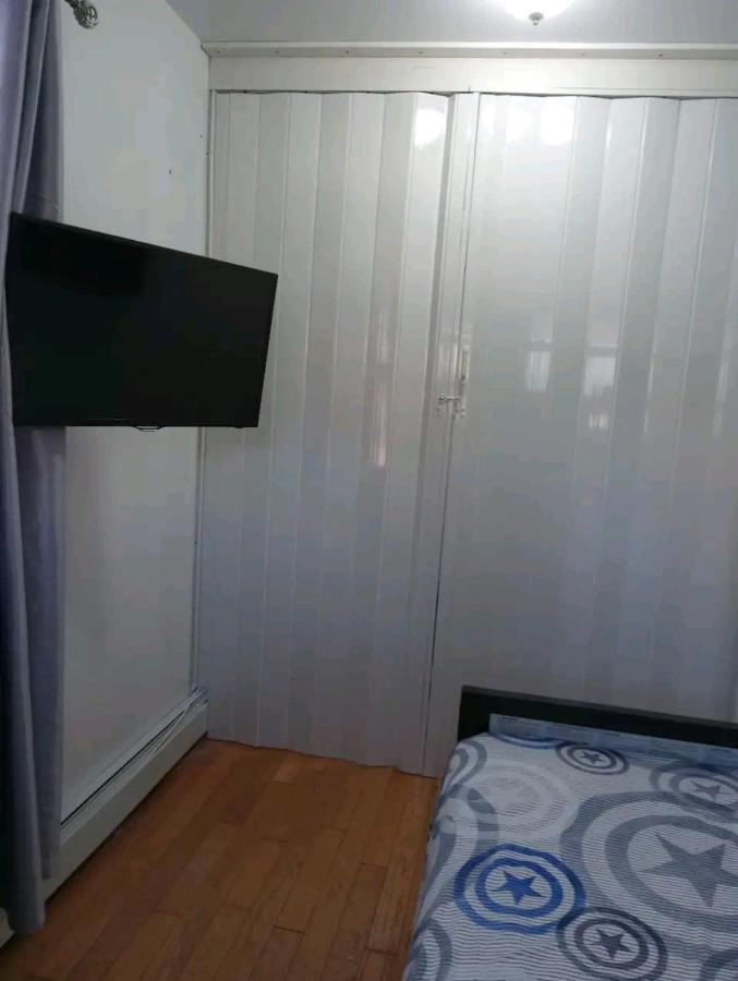 Single Bed Space For Traveler Privatunterkunft
